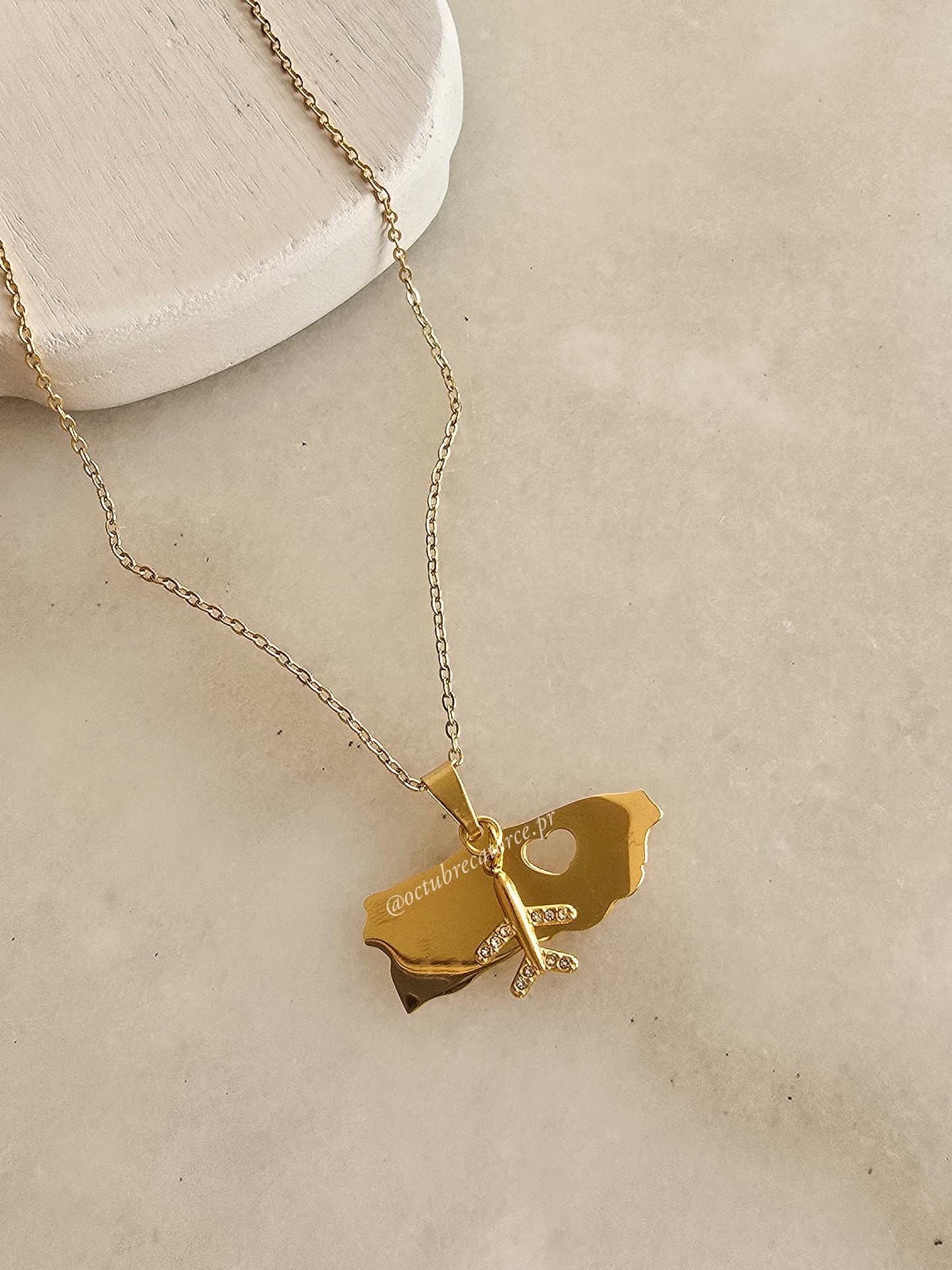 Mi isla Necklace