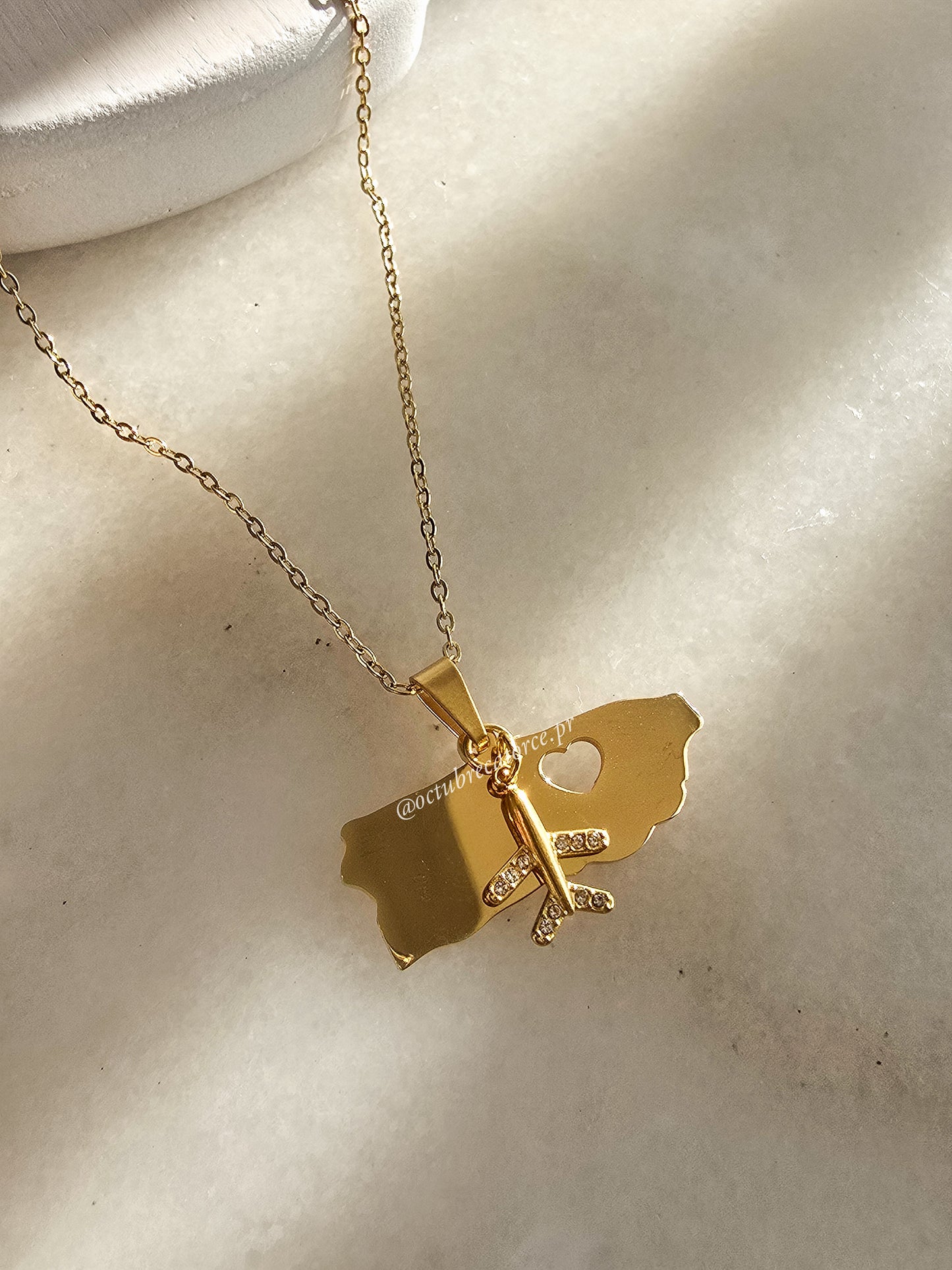 Mi isla Necklace