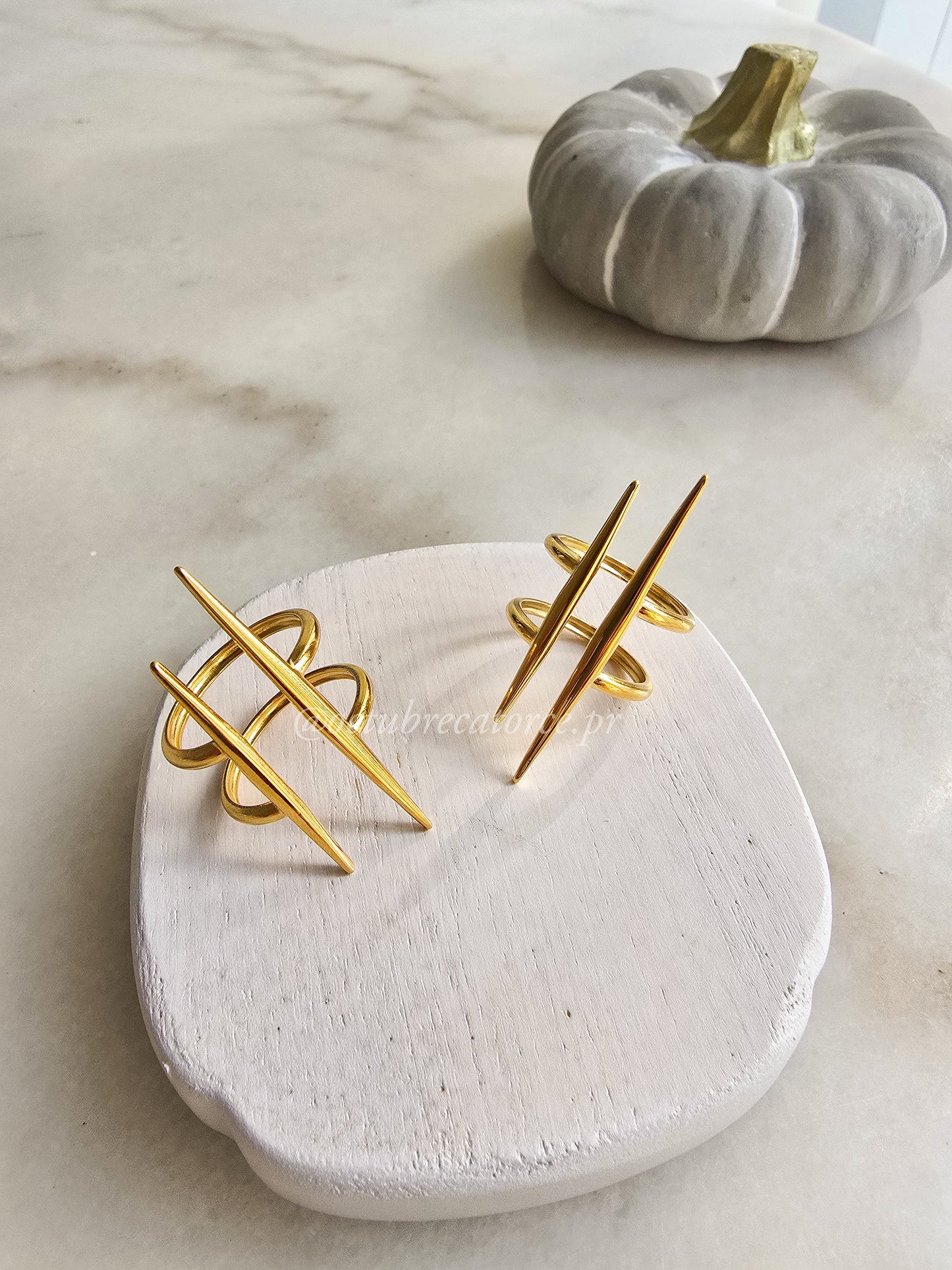 Thrones Ring
