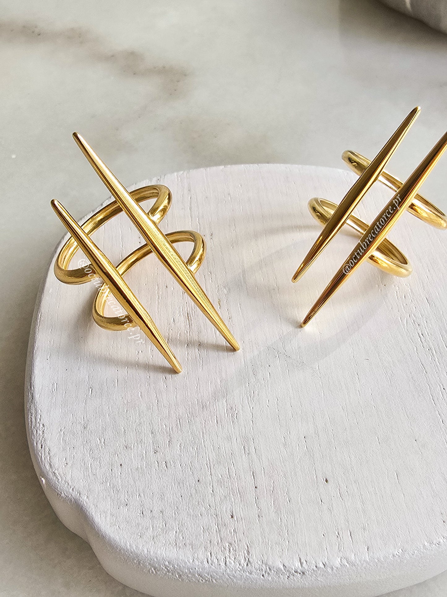 Thrones Ring
