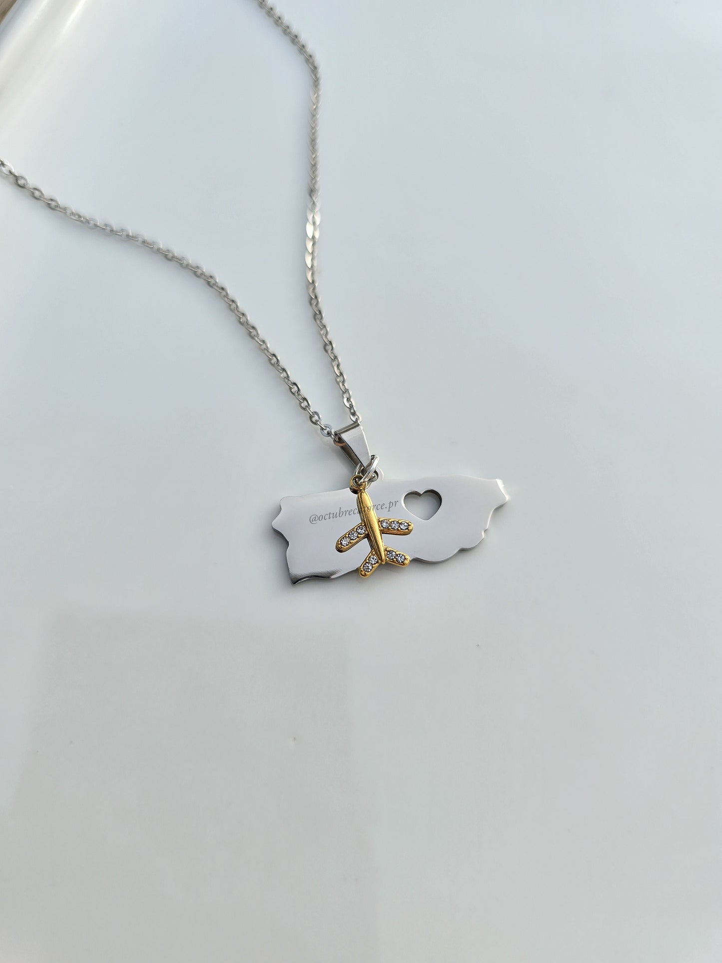 Mi isla Necklace