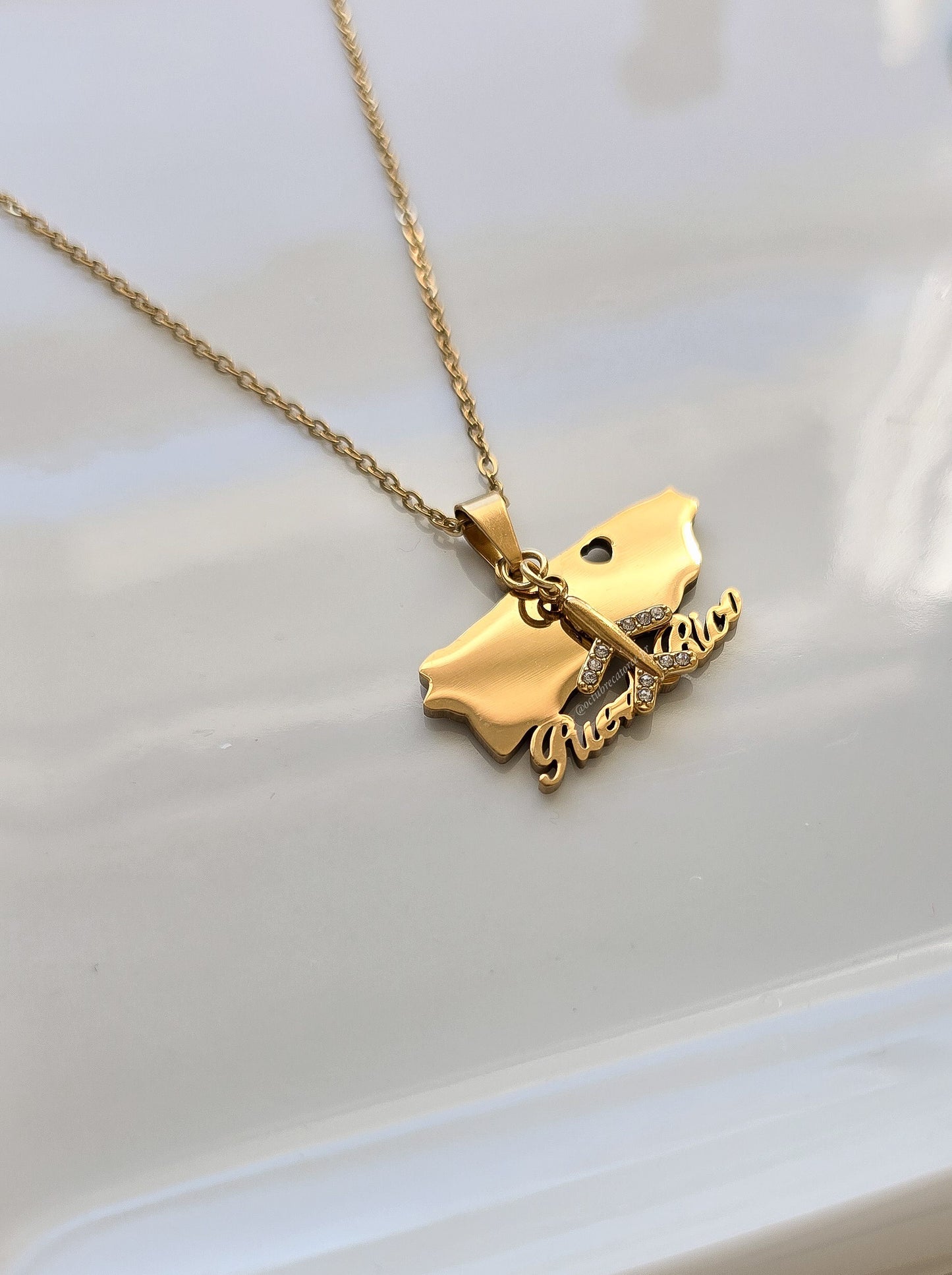 Mi isla Necklace