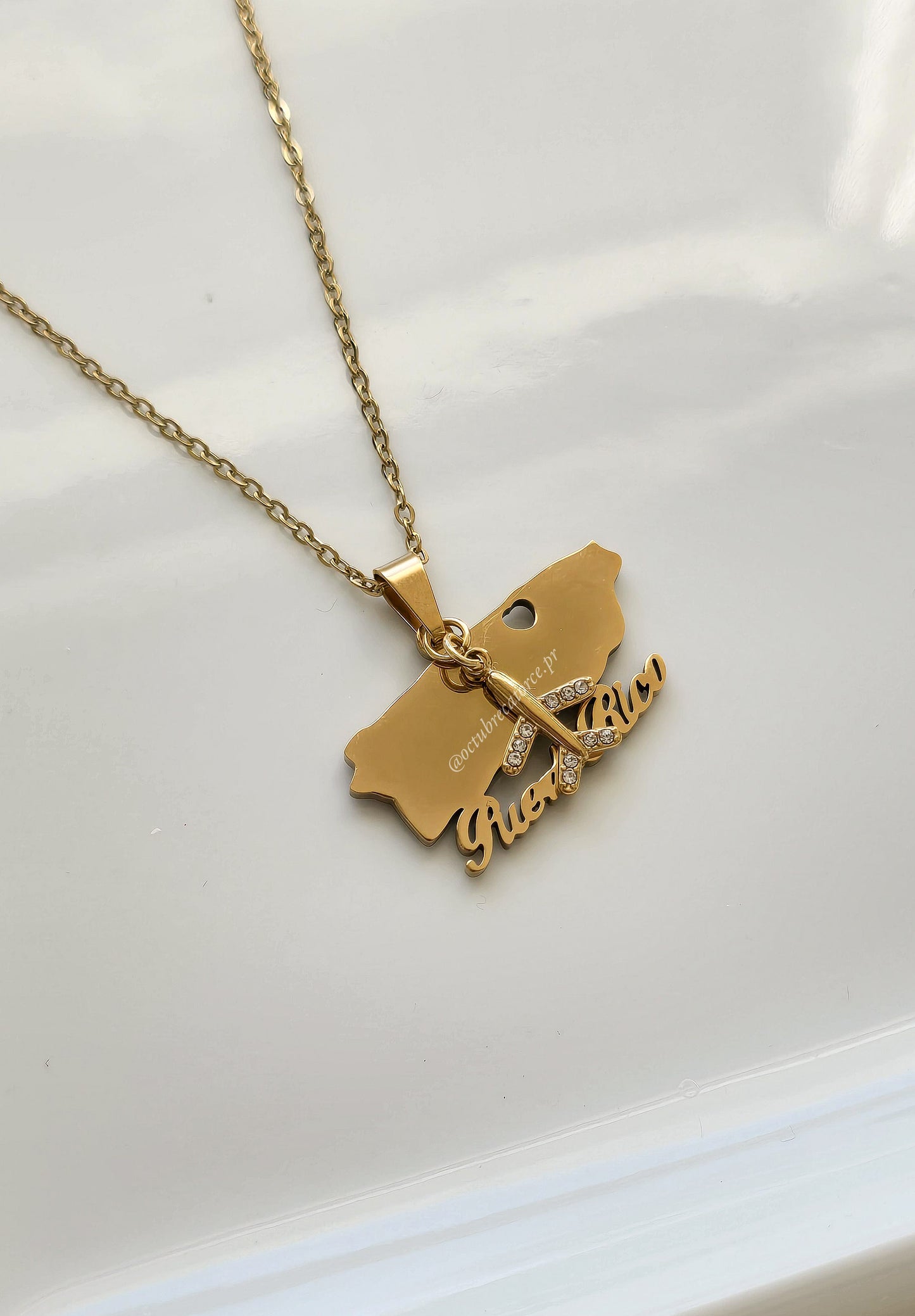 Mi isla Necklace