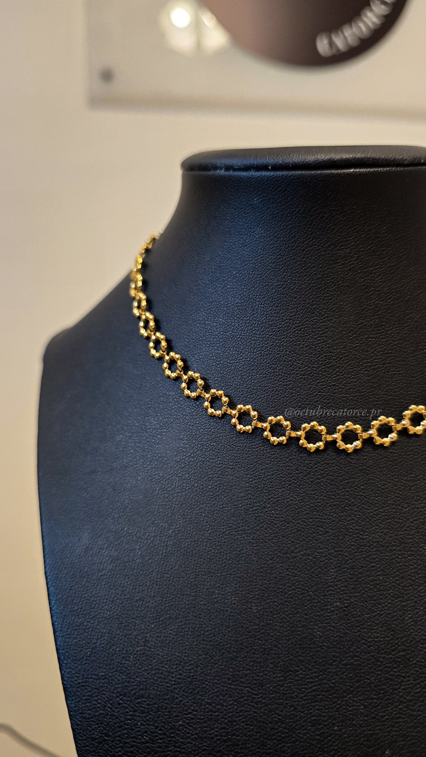 Essential Choker