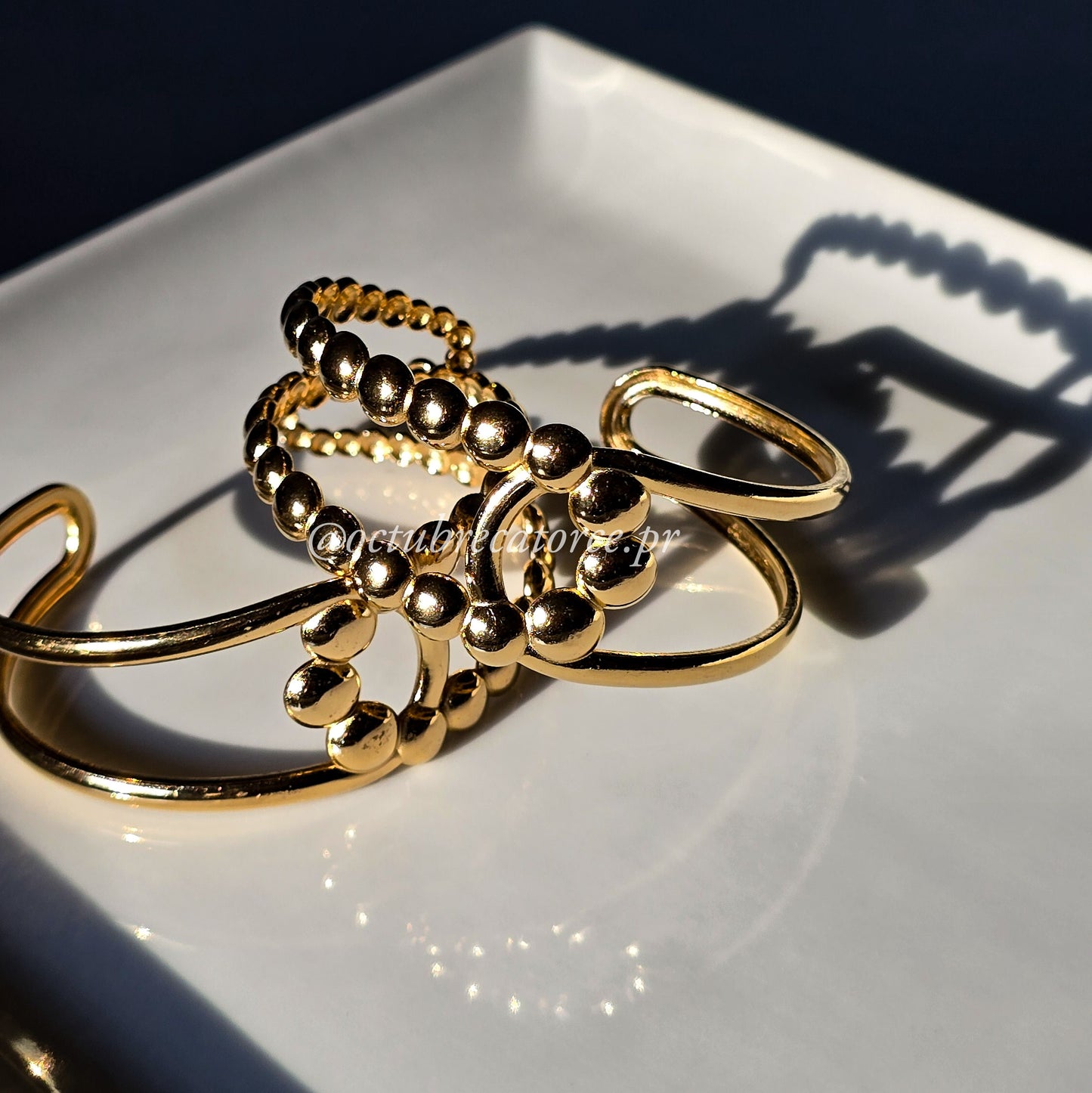 Essence Open Bangle