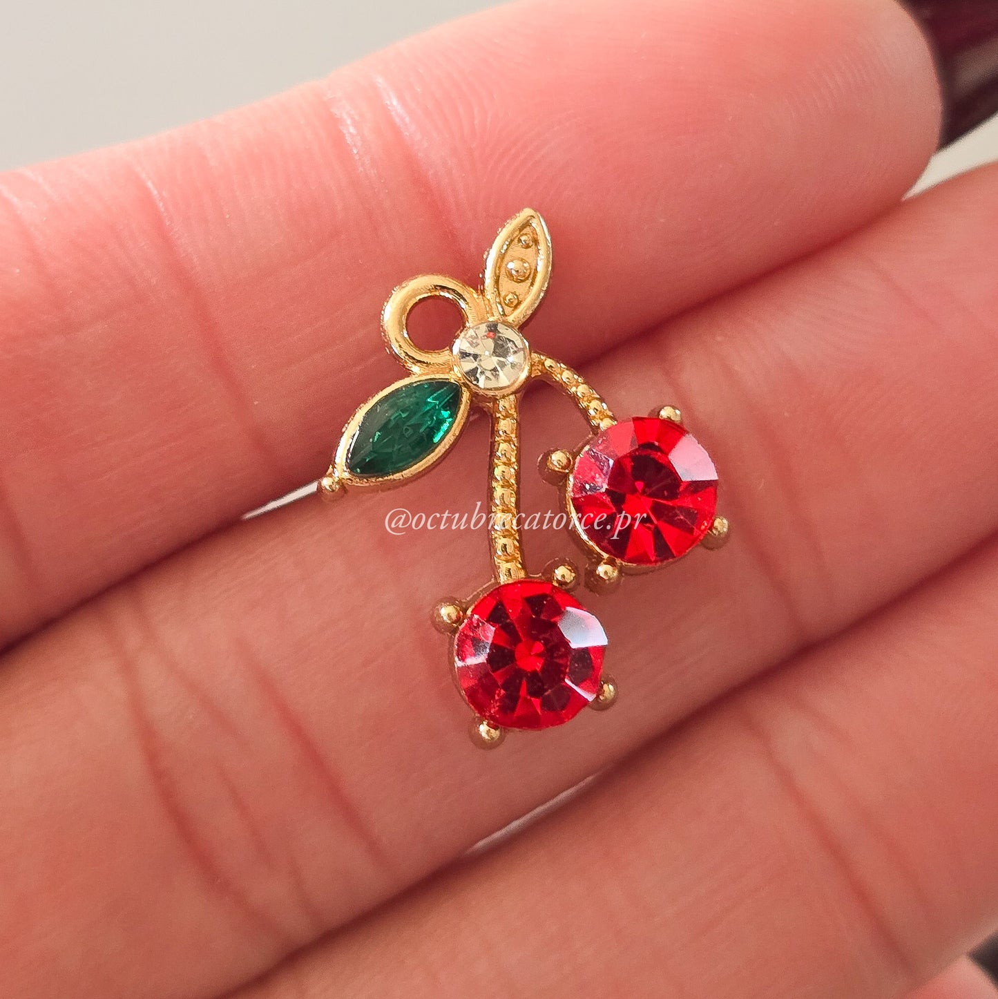 Cereza brillo Charm