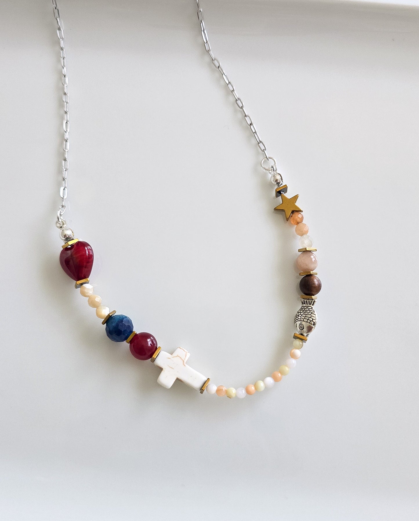 Historia de Jesús Necklace