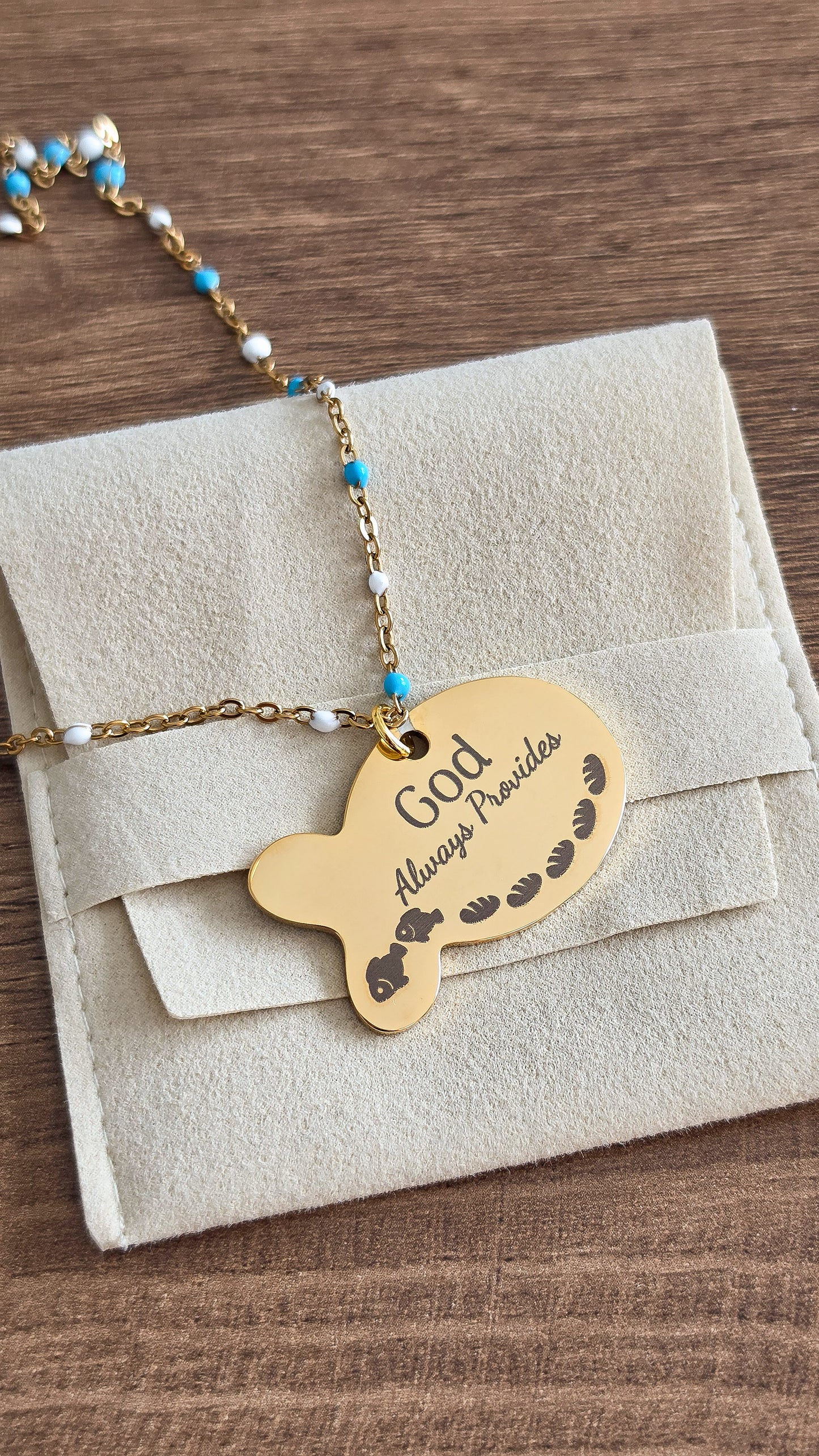 Pan y Peces Necklace