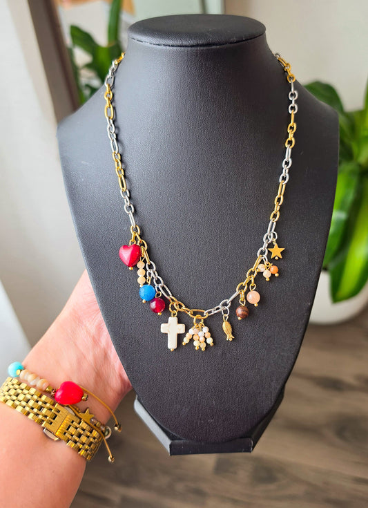Historia de Jesús Necklace