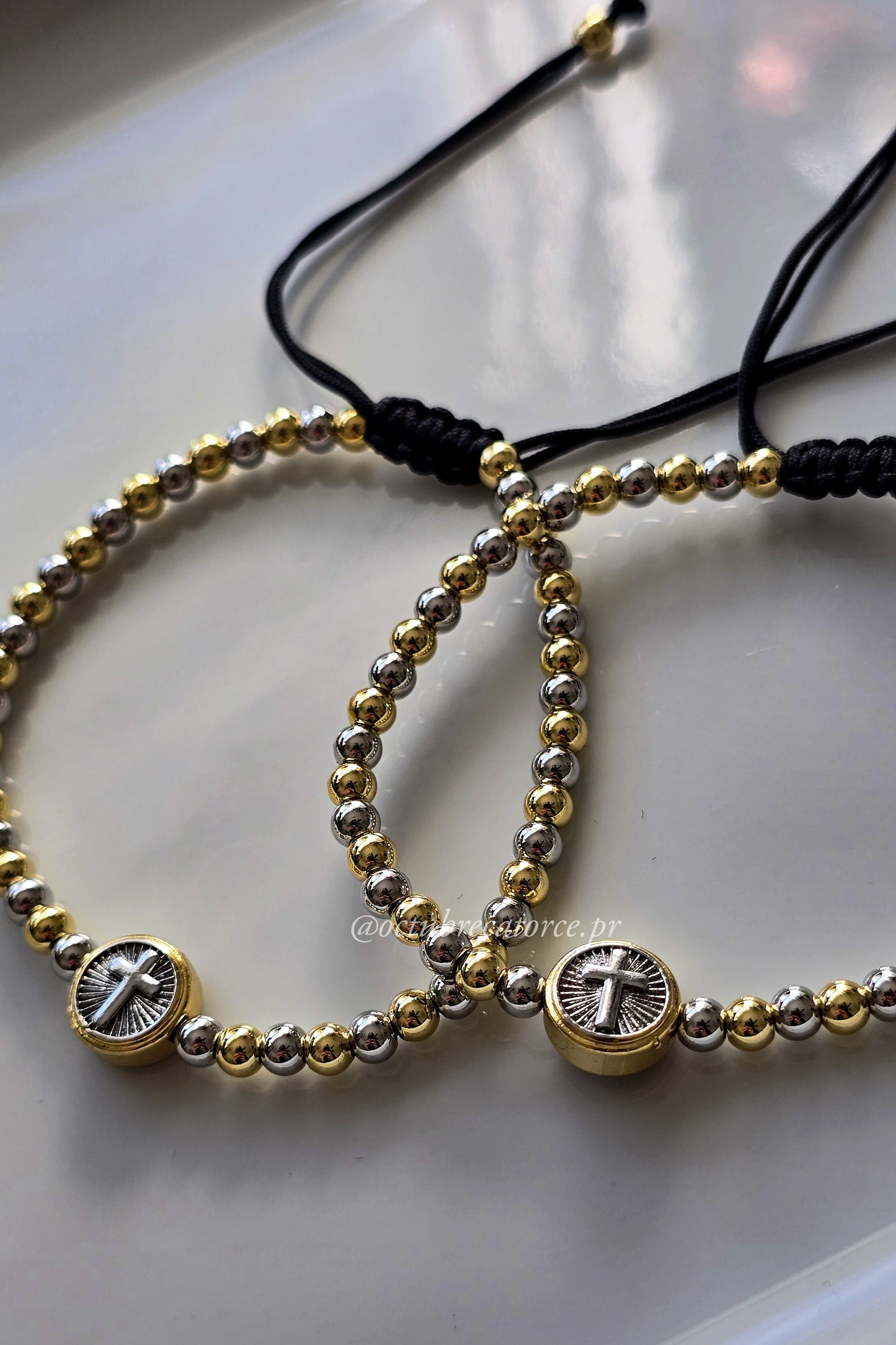 Dos Tonos Cross Bracelet