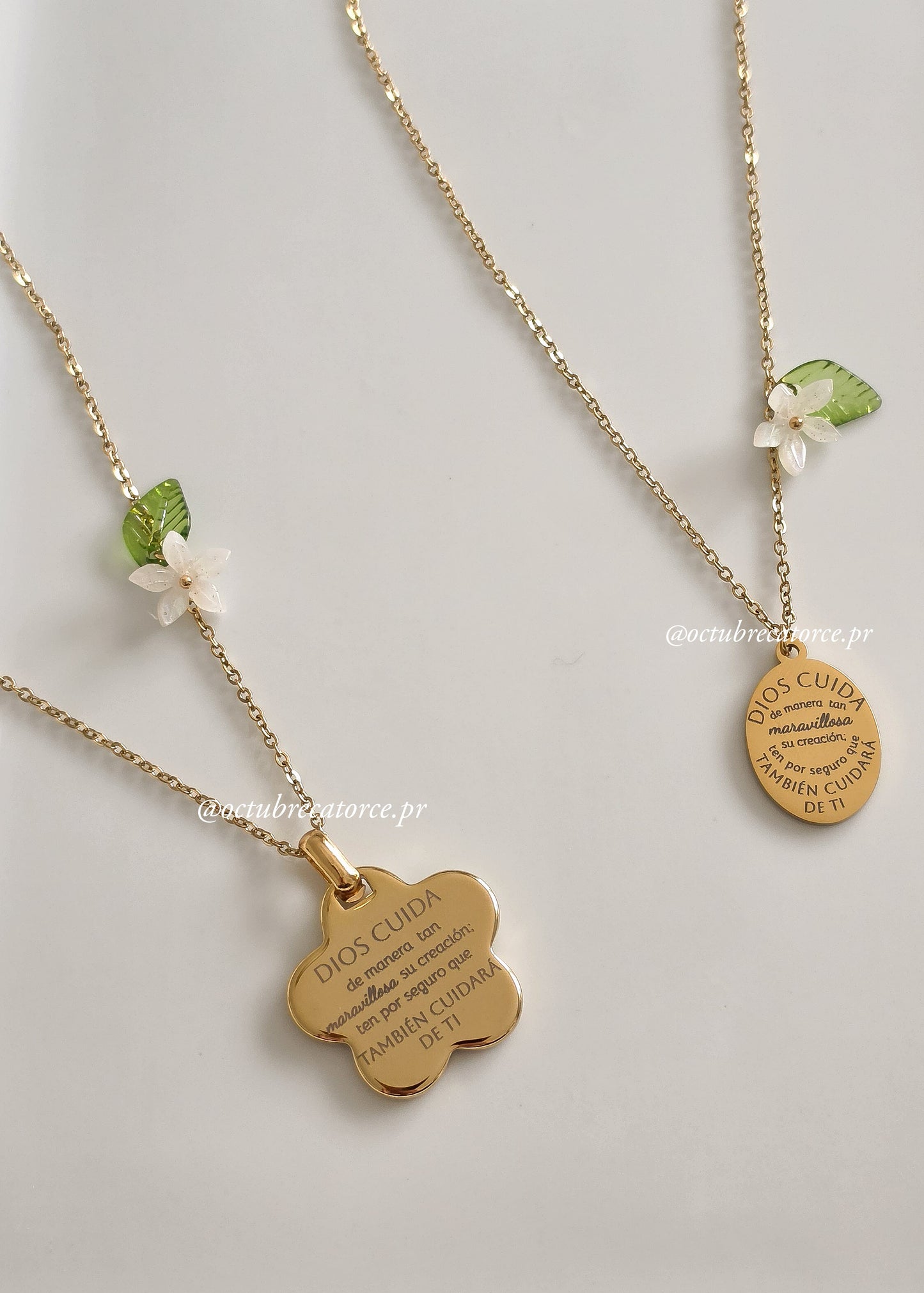 Lirios del monte Necklace