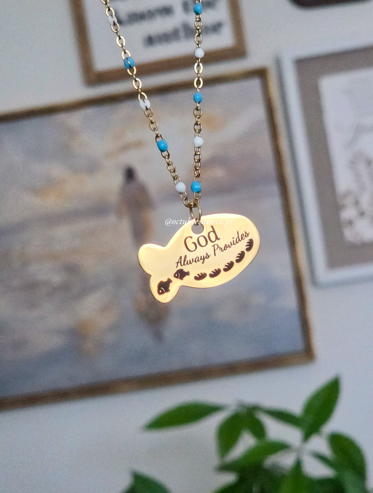 Pan y Peces Necklace