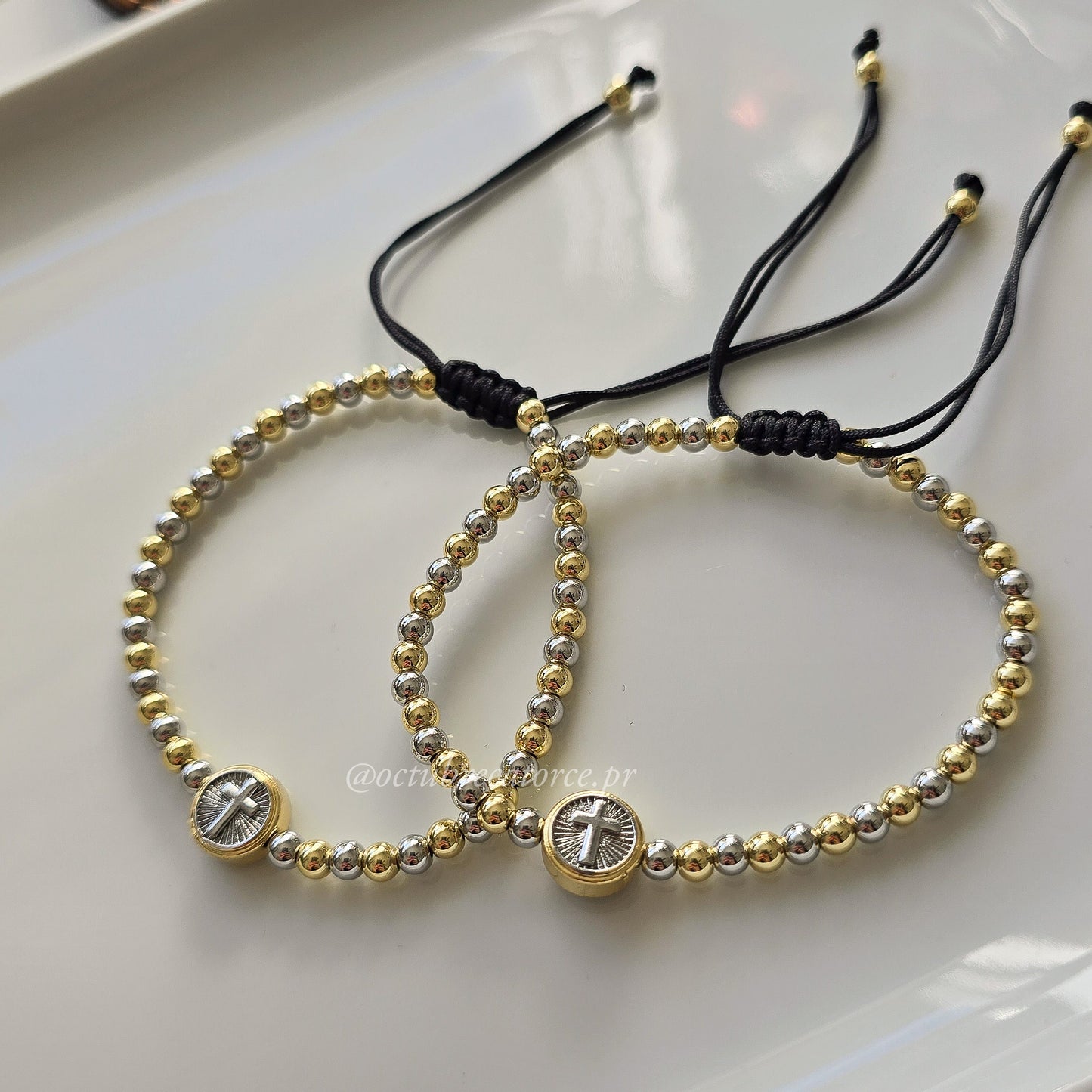 Dos Tonos Cross Bracelet