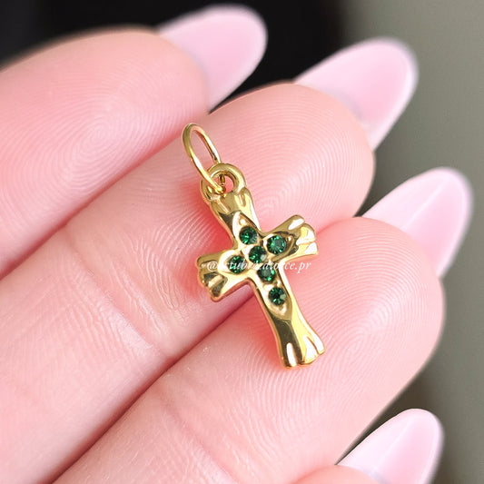 Cruz de Esmeralda Charm