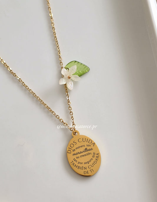 Lirios del campo Necklace